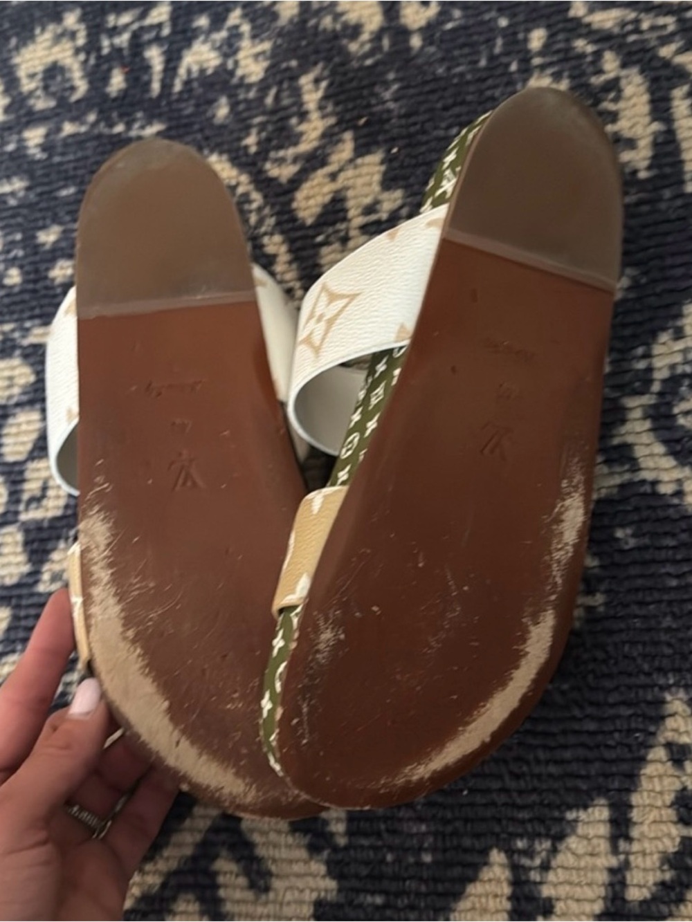 Louis Vuitton sandals/slides - Picture 3 of 3